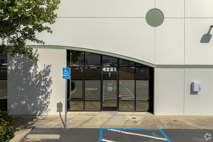 More Photos Of 4221 Duluth Ave, Rocklin Industrial For Sale