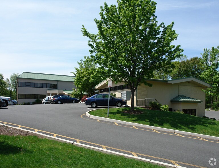 More Photos Of 345 N Main St, New City Office For Lease