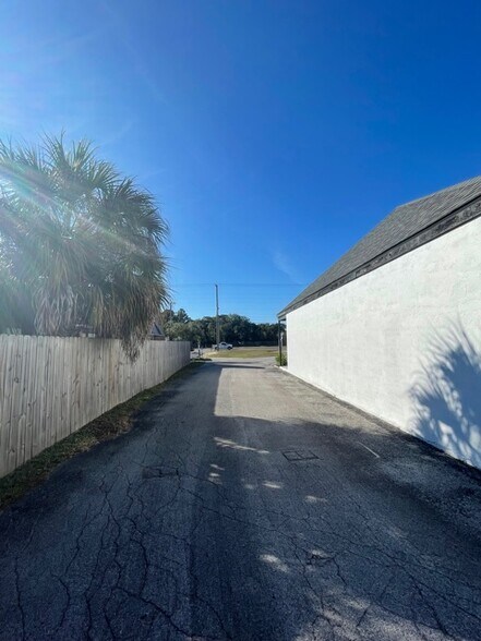 More Photos Of 6813-6823 State Road 54, New Port Richey Restaurant For Lease