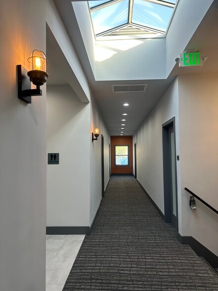 More Photos Of 7201-7213 Santa Monica Blvd, West Hollywood Storefront Retail Office For Lease