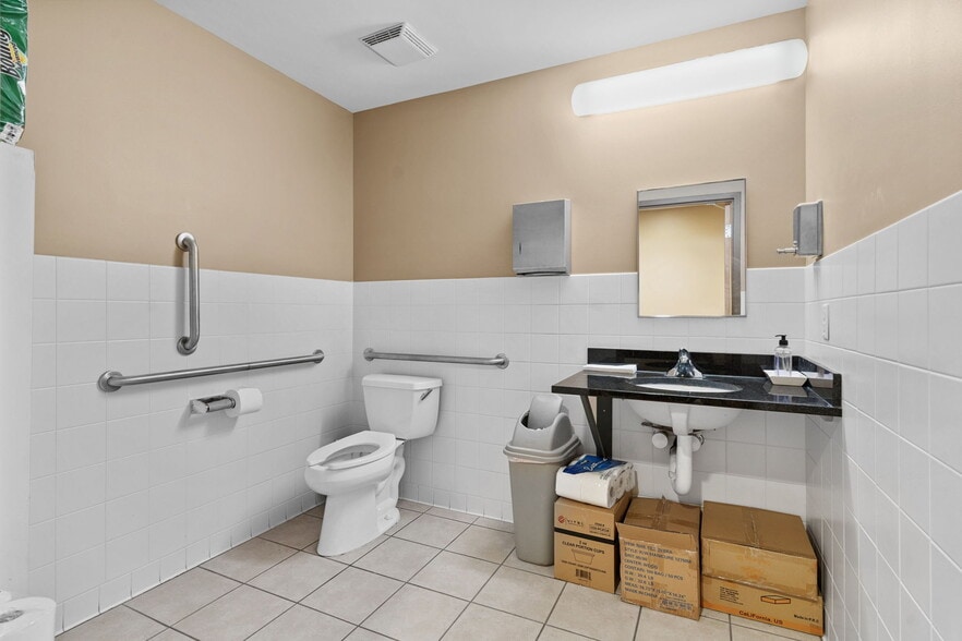 More Photos Of 1024 Washington Ave S, Minneapolis Apartments For Sale