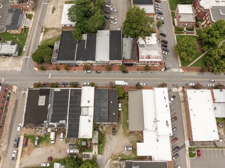 More Photos Of 132 S Main St, Warrenton Storefront For Sale