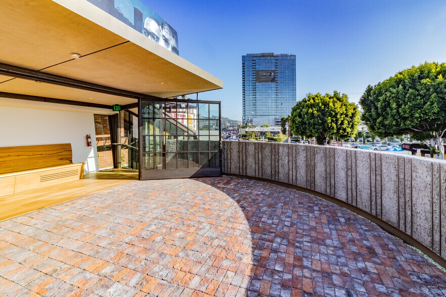 More Photos Of 3050 S La Cienega Blvd, Culver City Storefront Retail Office For Lease