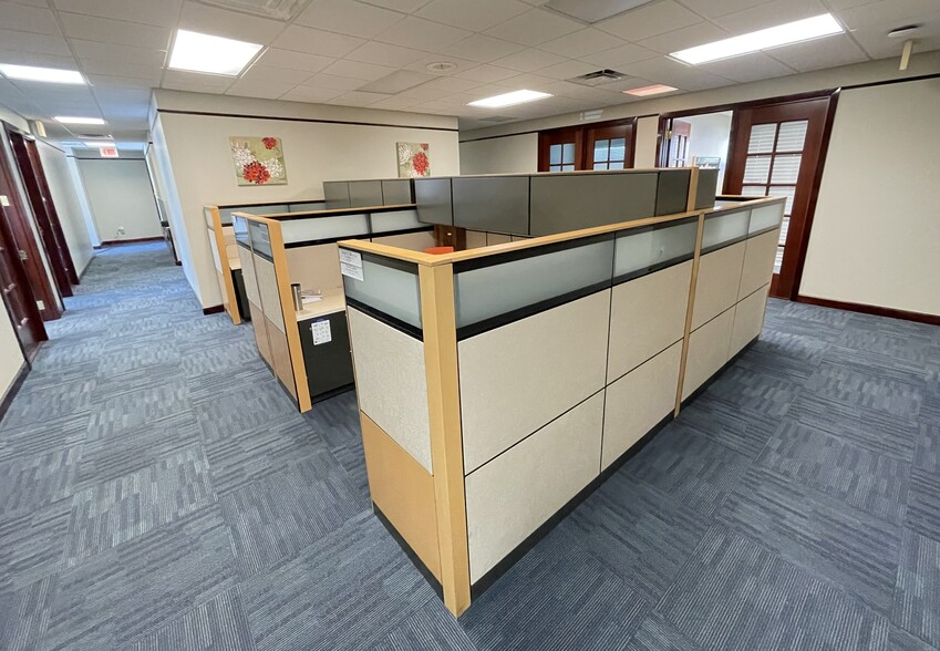 More Photos Of 4965 NW 8th Ave, Gainesville Office For Lease