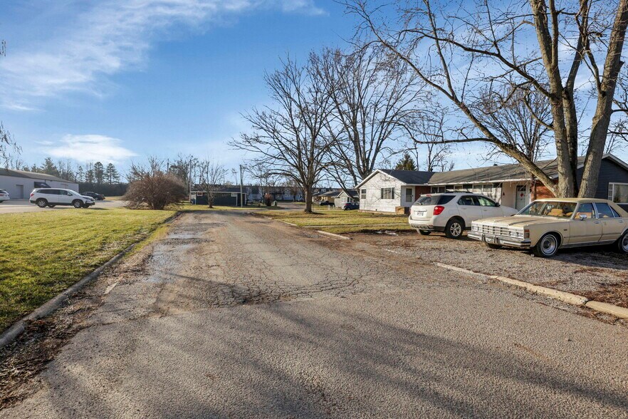 More Photos Of 12-35 Grove Ct, Marysville Apartments For Sale
