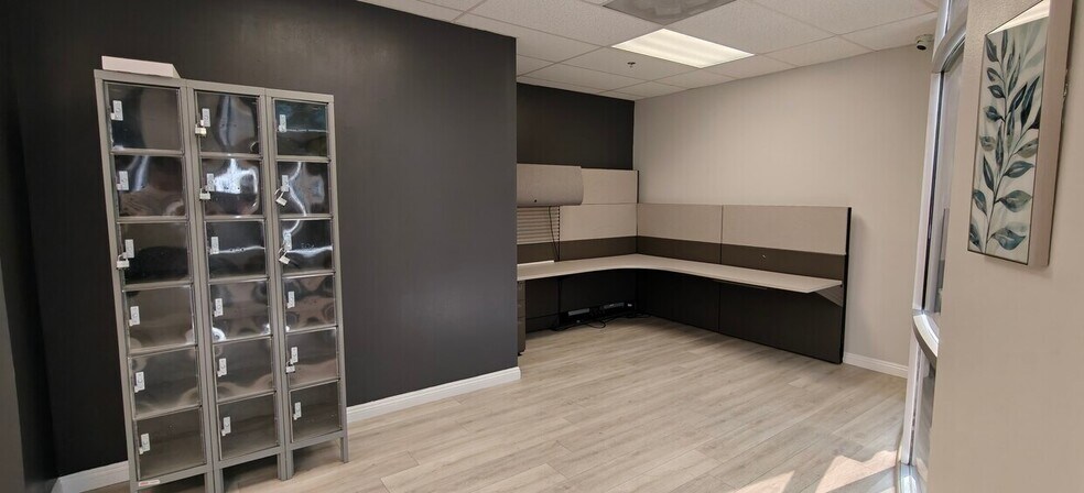 More Photos Of 68 Rio Rancho Rd, Pomona Storefront For Lease