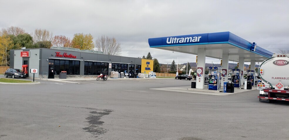 More Photos Of 1725 County Road 4, L'orignal Service Station For Sale