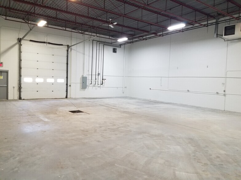 More Photos Of 2104 8th St, Nisku Flex For Sale