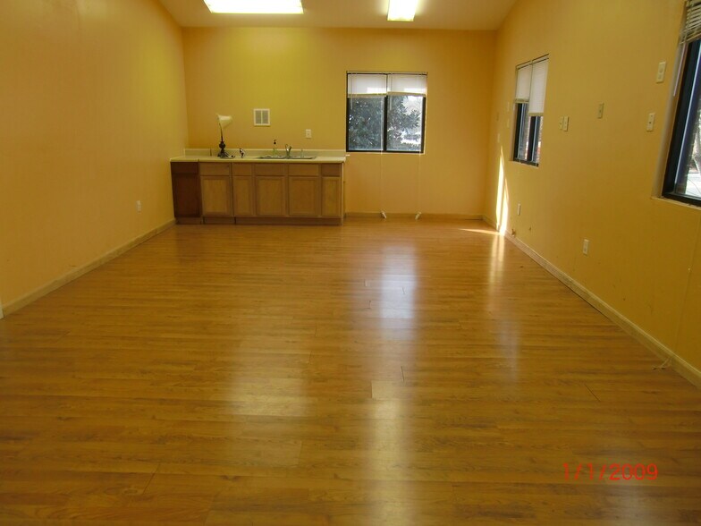 More Photos Of 500 E Wait Ave, Wake Forest Office For Lease