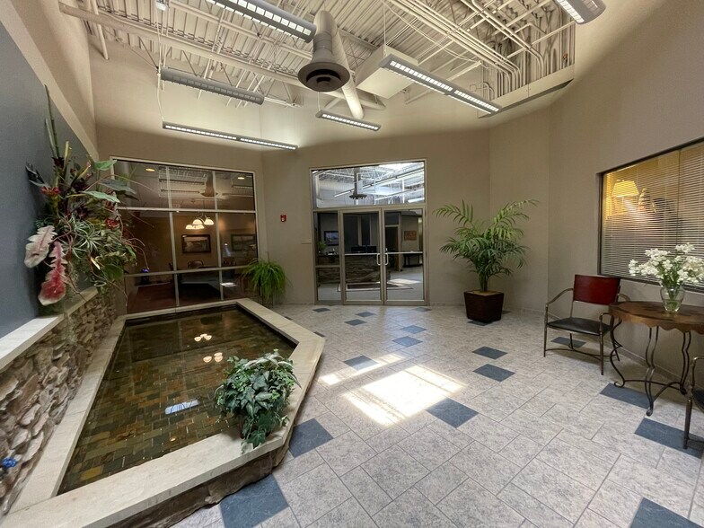 More Photos Of 835 Sharon Dr, Westlake Office For Sale