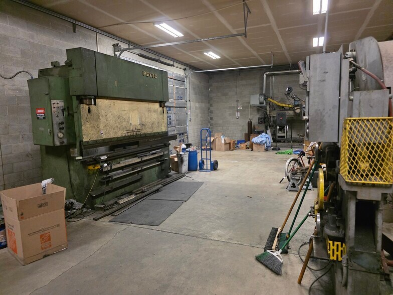 More Photos Of 1725 Culvers Dr, Sandpoint Industrial For Lease