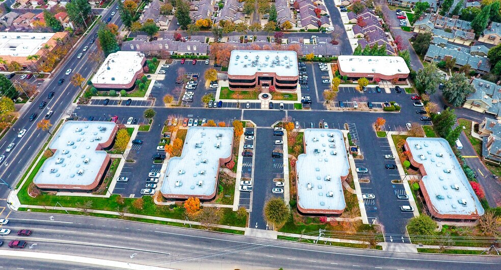 Primary Photo Of 7461 N 1st St, Fresno Unknown For Lease