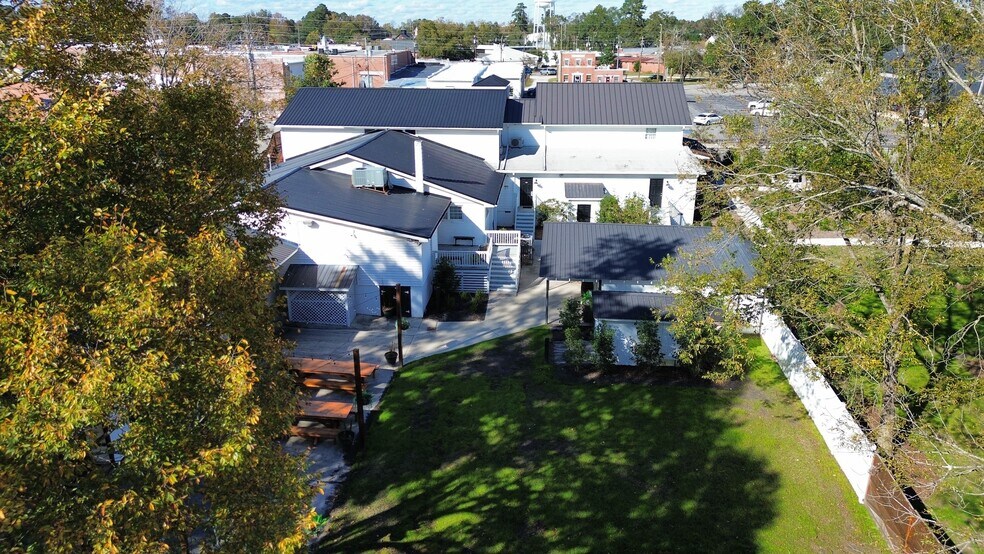 More Photos Of 102 Live Oak St, Tabor City Restaurant For Sale