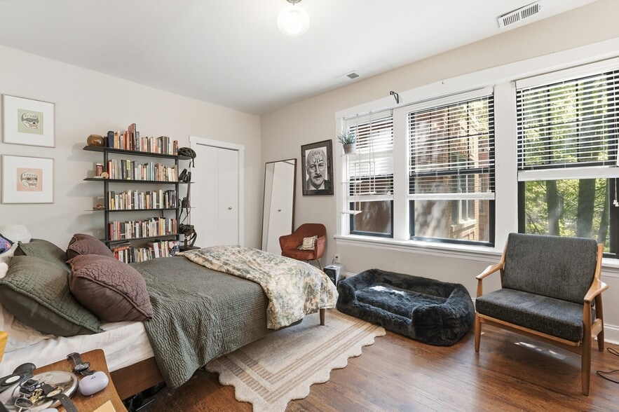 More Photos Of 5022-5030 N Winthrop Ave, Chicago Apartments For Sale