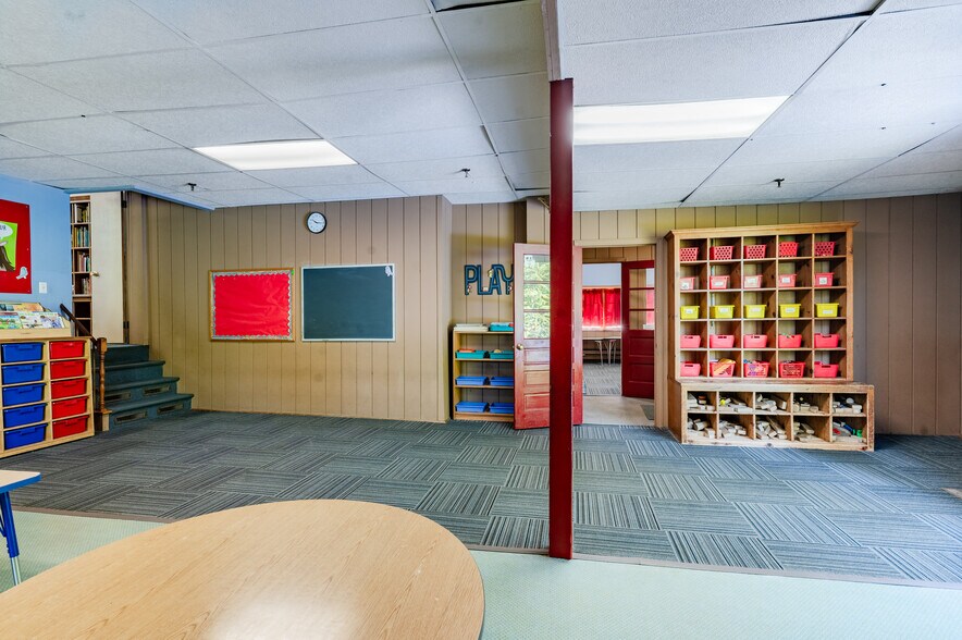 More Photos Of 1465 Limekiln Pike, Dresher Specialty For Sale