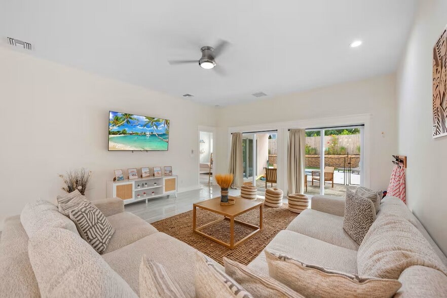 More Photos Of 1960 NE Dixie Hwy, Jensen Beach Apartments For Sale