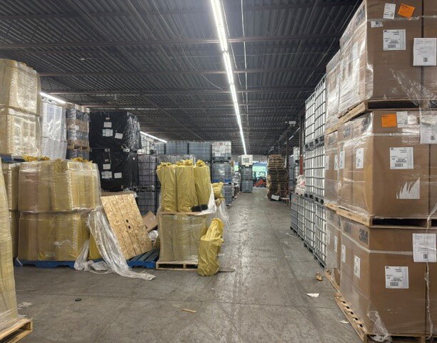 More Photos Of 505 Iroquois Shore Rd, Oakville Flex For Lease