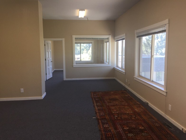 More Photos Of 271 Kingsbury Grade, Stateline Office For Lease