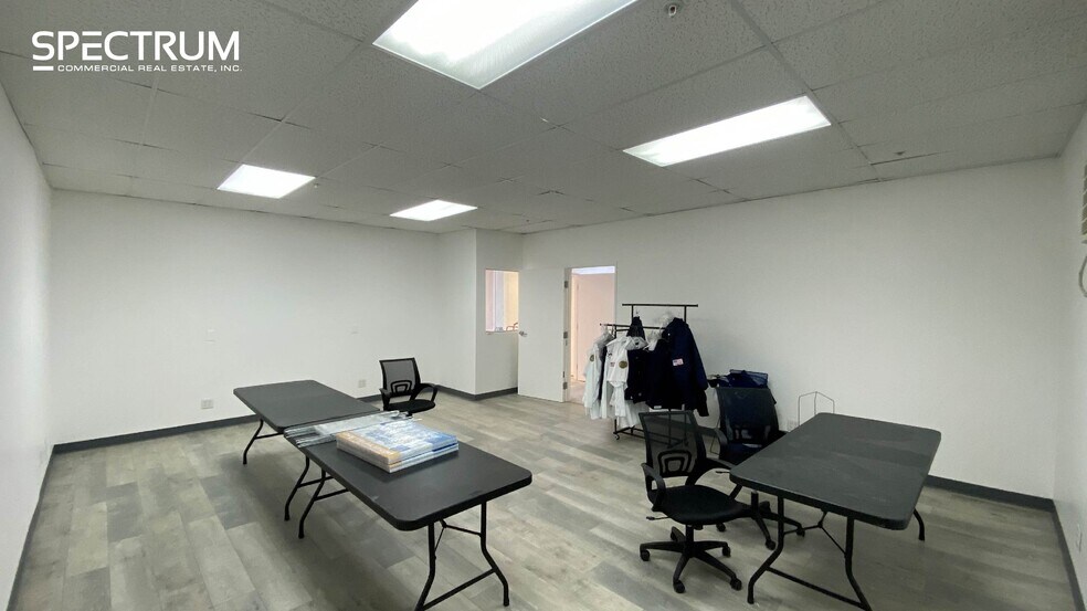 More Photos Of 26470 Ruether Ave, Santa Clarita Warehouse For Lease