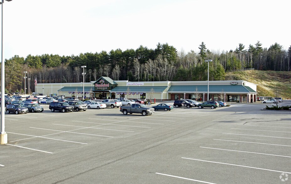 Primary Photo Of 1425 Lake Shore Rd, Gilford General Retail For Lease