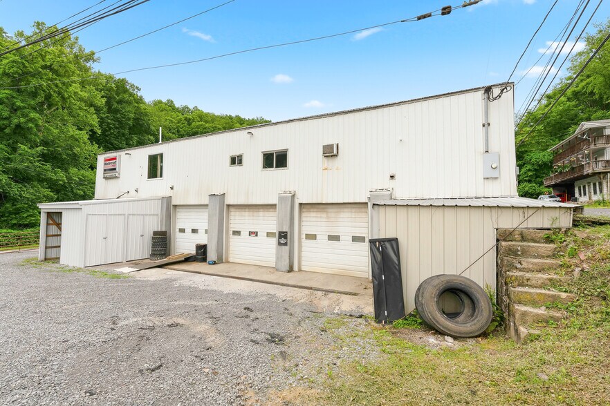More Photos Of 622 Blue Horizon Dr, Morgantown Auto Repair For Sale