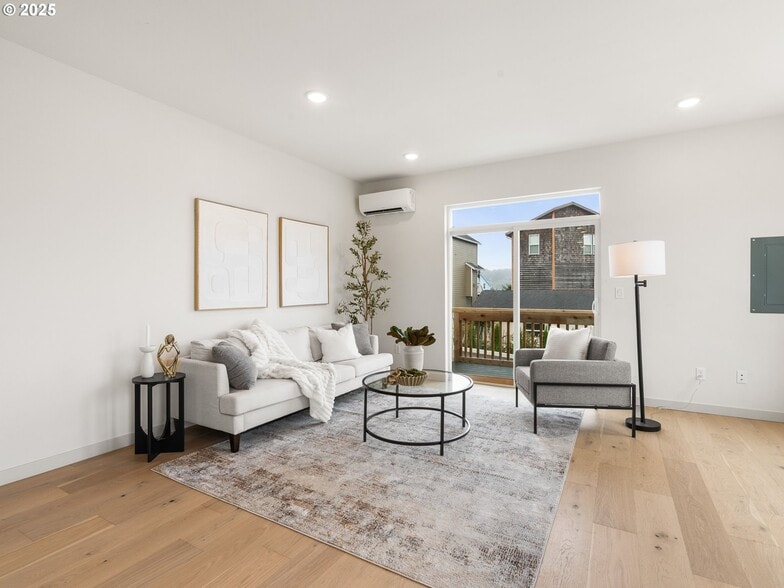 More Photos Of 305 Jetty ave, Lincoln City Multifamily For Sale