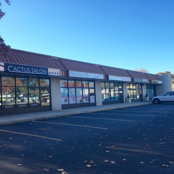 More Photos Of 146 W Jericho Tpke, Huntington Station General Retail For Sale