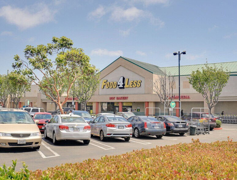 More Photos Of 610-680 Palomar St, Chula Vista Unknown For Lease