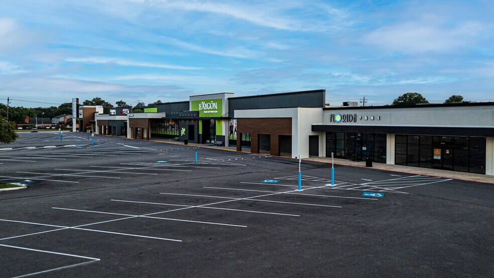 More Photos Of 6210-6410 Phelan Blvd, Beaumont Unknown For Lease