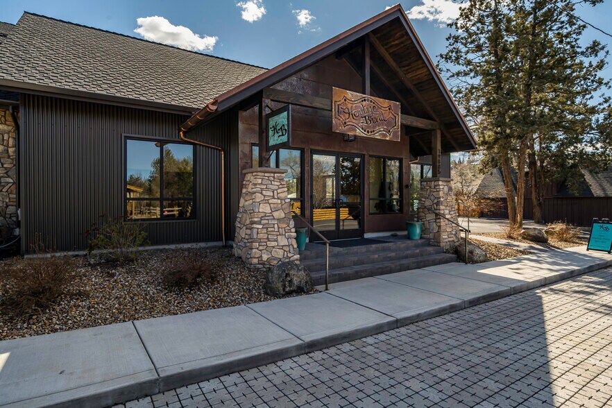 More Photos Of 19885 7th St, Bend Flex For Sale