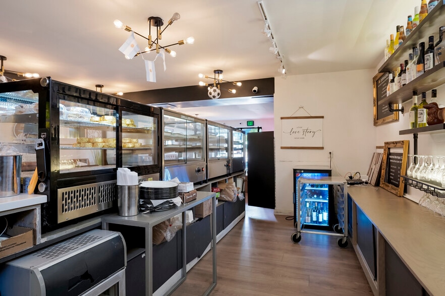 More Photos Of 3264 Larimer St, Denver Restaurant For Sale