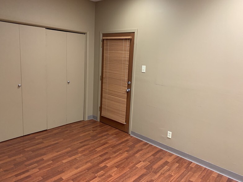 More Photos Of 3724 Jefferson St, Austin Office For Lease