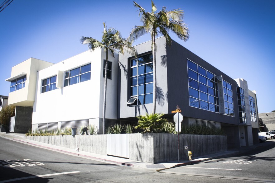 Primary Photo Of 601 Cypress Ave, Hermosa Beach Light Distribution For Lease