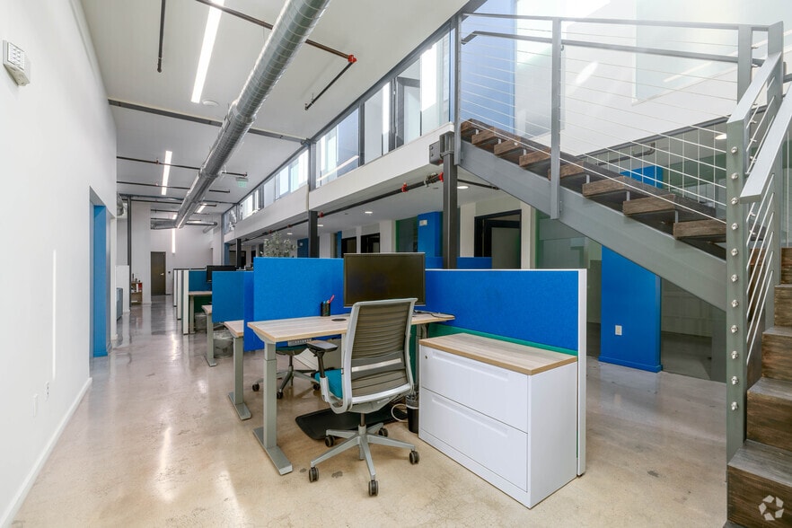 More Photos Of 5285 W Washington Blvd, Los Angeles Loft Creative Space For Sale