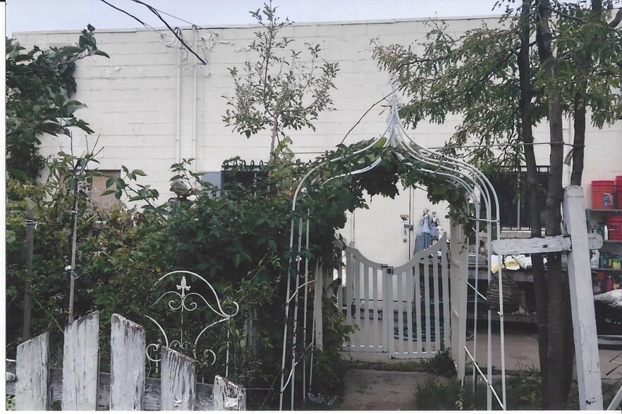 More Photos Of 4615 S Santa Fe Dr, Englewood Service For Sale