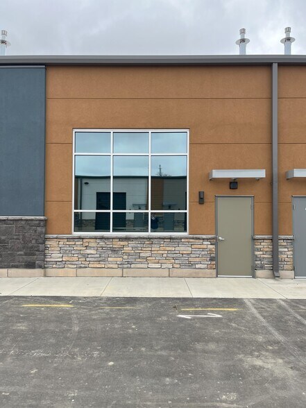 More Photos Of 1001 Depot Hill, Broomfield Showroom For Sale