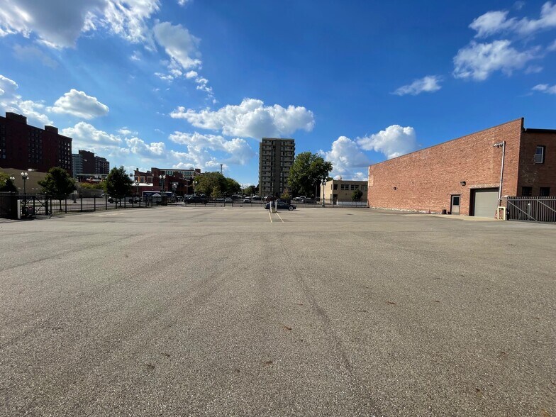 More Photos Of 530 Walnut Ave NE, Canton Storefront Retail Office For Sale