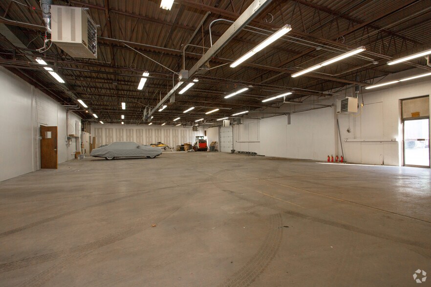 More Photos Of 101 Industrial Park Rd, Vernon Manufacturing For Lease