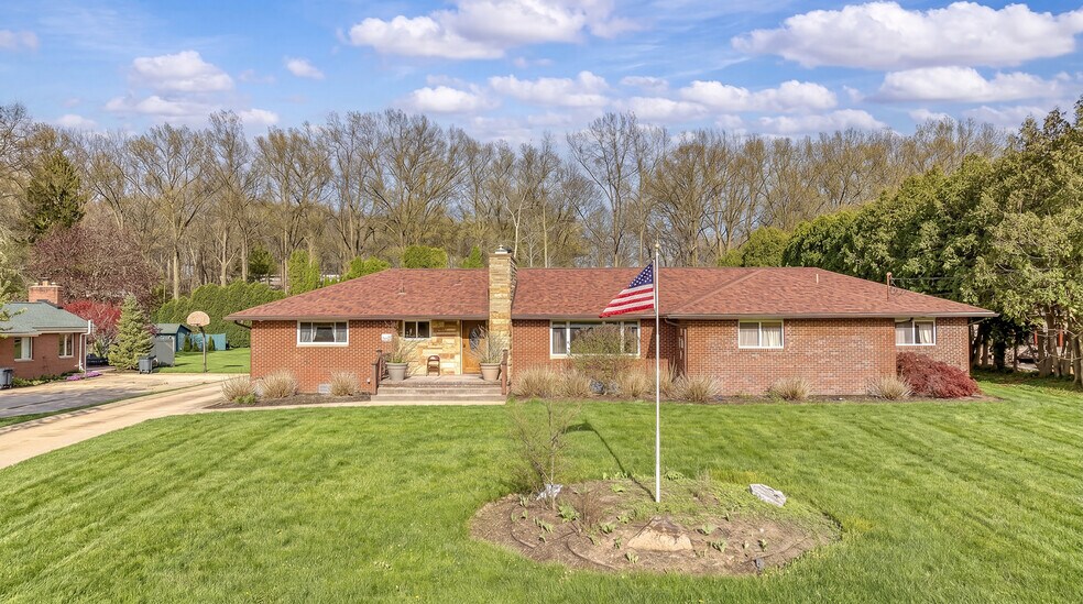 Primary Photo Of 327 S Miller Rd, Fairlawn Assisted Living For Sale