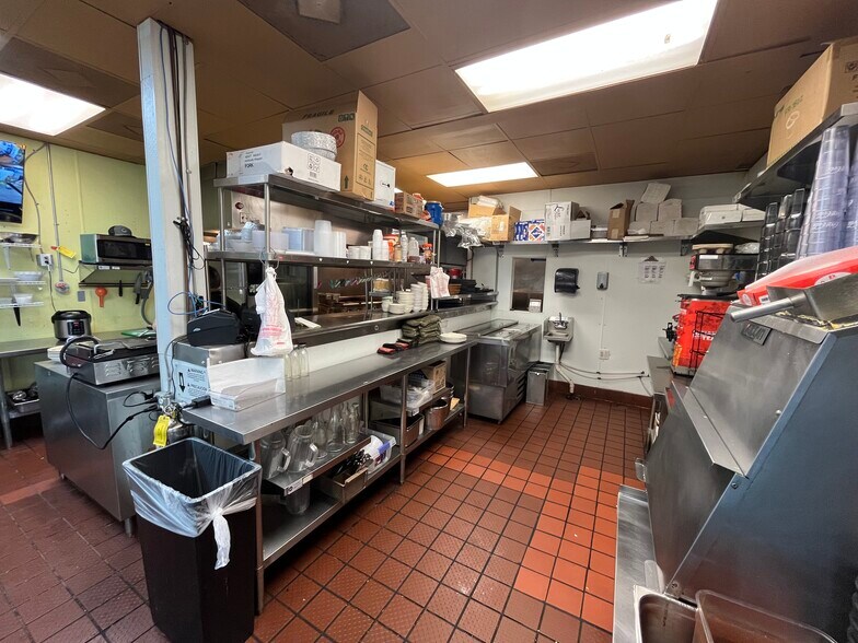 More Photos Of 805 Old Fort Pky, Murfreesboro Freestanding For Lease