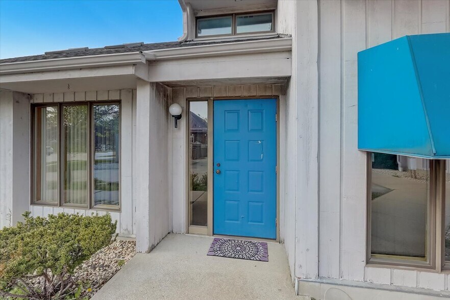More Photos Of 111-113 Depot, Johnson Creek Medical For Sale