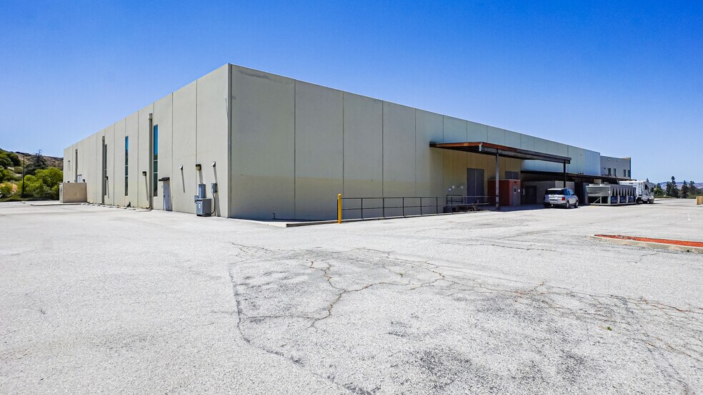 More Photos Of 10500 Orbital Way, Pacoima Manufacturing For Lease