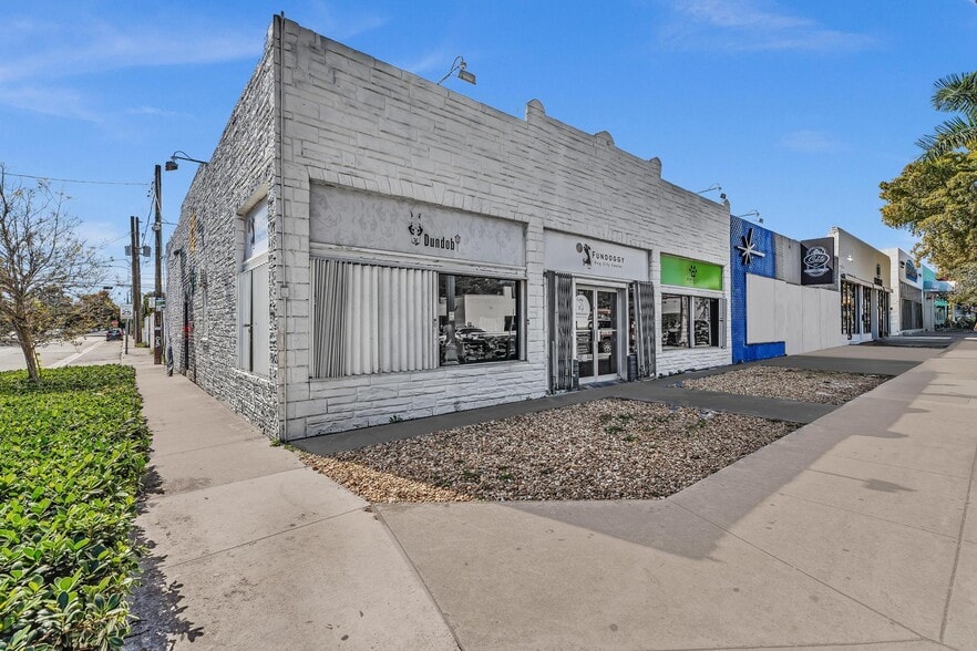 More Photos Of 1000 SW 8th St, Miami Storefront Retail Office For Sale