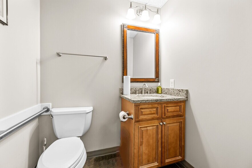 More Photos Of 150 Scarboro St, Asheboro Medical For Sale