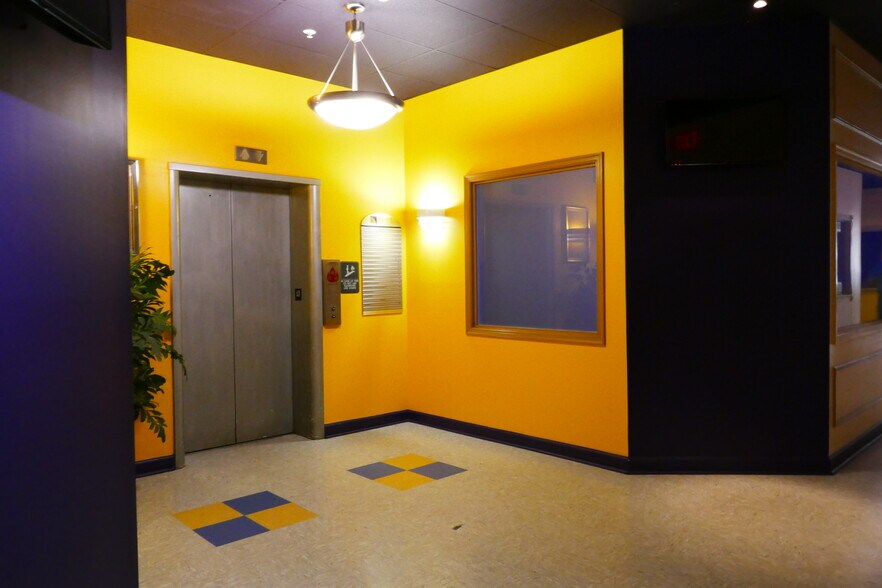 More Photos Of 9 N Loudoun St, Winchester Office For Sale