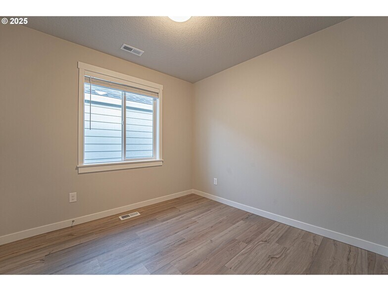 More Photos Of 4943 NE 2nd Ct, Vancouver Multifamily For Sale