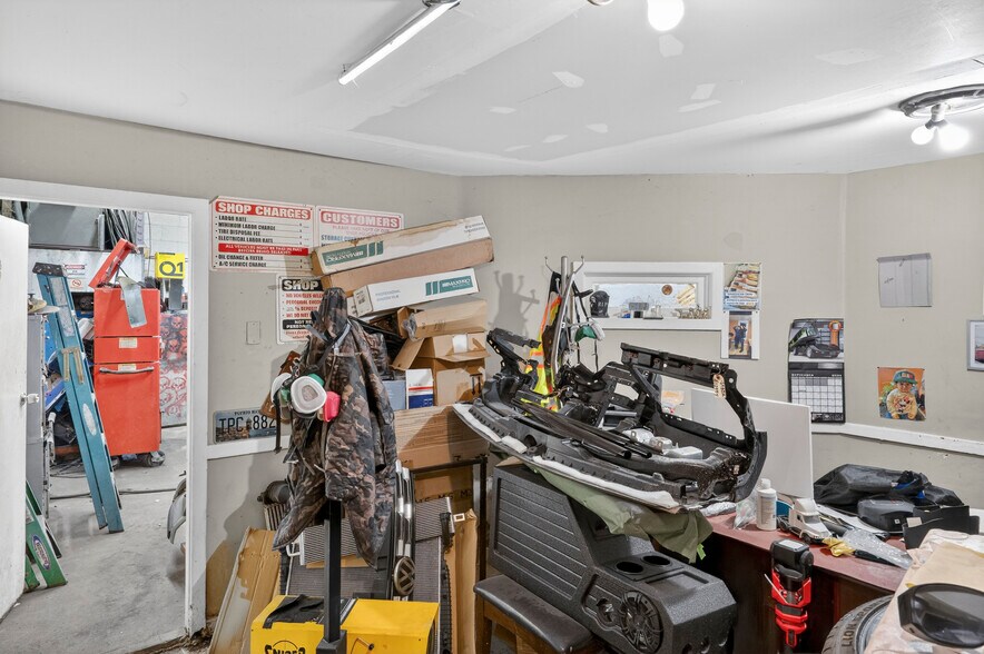 More Photos Of 6125 Tulip St, Philadelphia Auto Repair For Sale