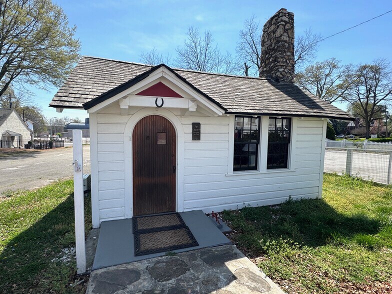 More Photos Of 424 Green St, Gainesville Office Residential For Sale