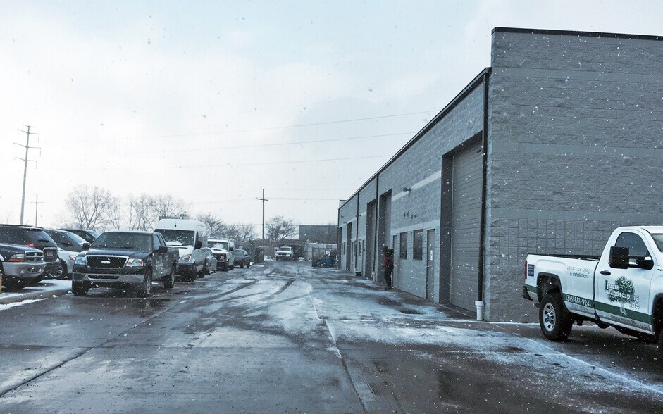 More Photos Of 27222 Gloede Dr, Warren Warehouse For Lease