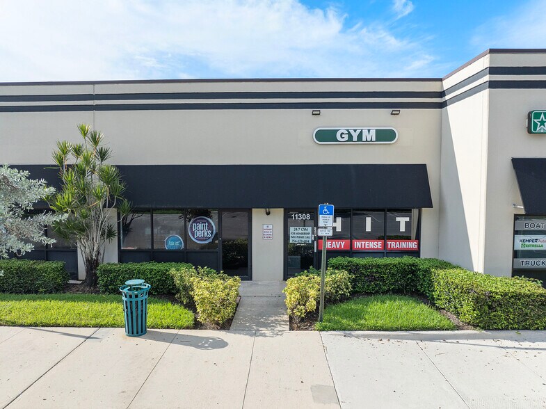 More Photos Of 11300-11354 Wiles Rd, Coral Springs General Retail For Lease
